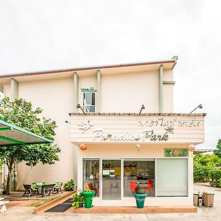 Oyo 306 Paradise Park Laemchabang Si Racha Exterior photo