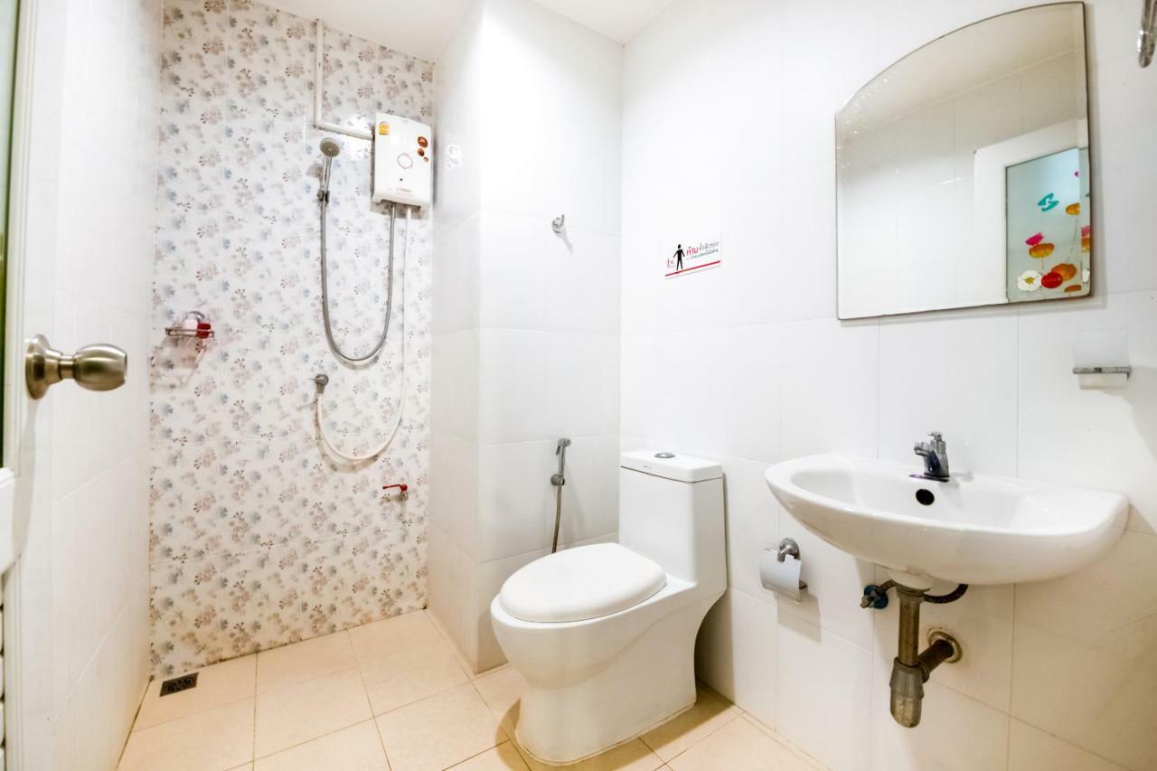 Oyo 306 Paradise Park Laemchabang Si Racha Exterior photo