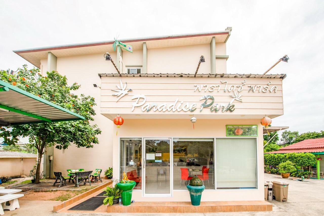 Oyo 306 Paradise Park Laemchabang Si Racha Exterior photo